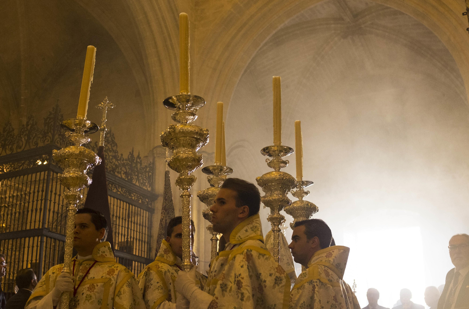 La coronación y el regreso de la Virgen de la Salud, en imágenes