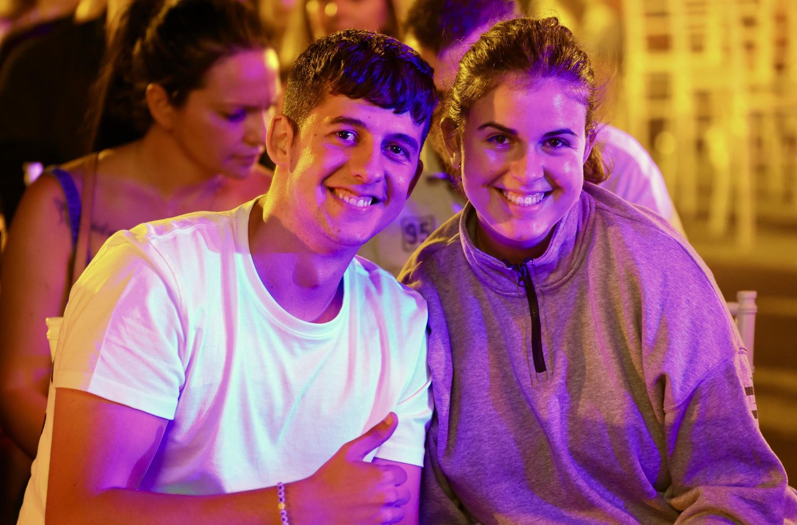 Búscate en el concierto de Hombres G