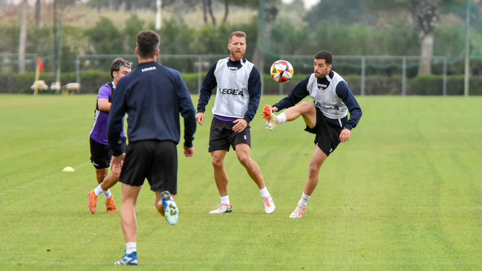 Fotos del entrenamiento de la Balona en Sotogrande antes del partido con el Manchego
