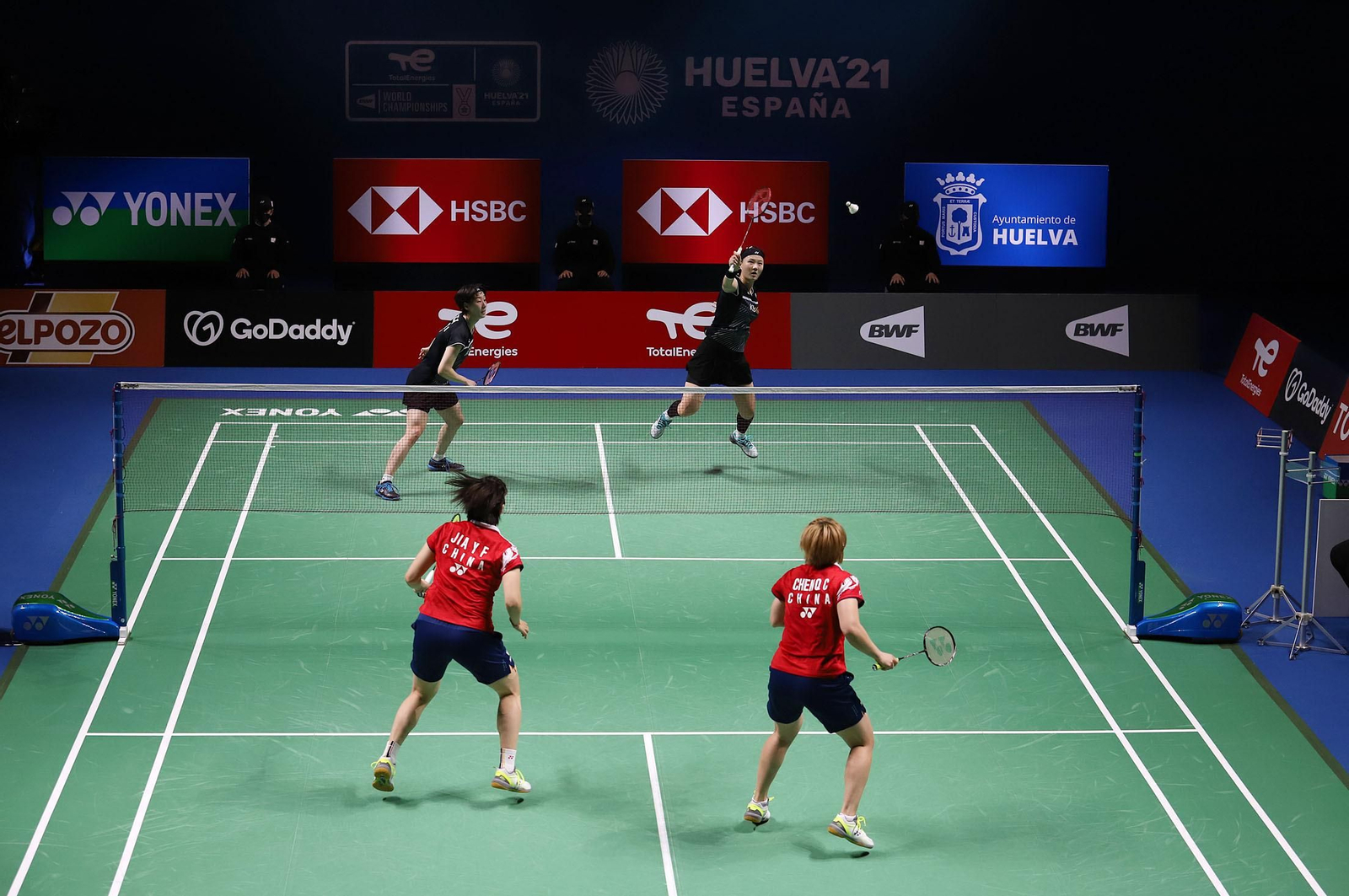Huelva 2021: final doble femenina CHEN Qing Chen, JIA Yi Fan-LEE Sohee,SHIN Seungchan. Mundial de Bádminton Huelva´21