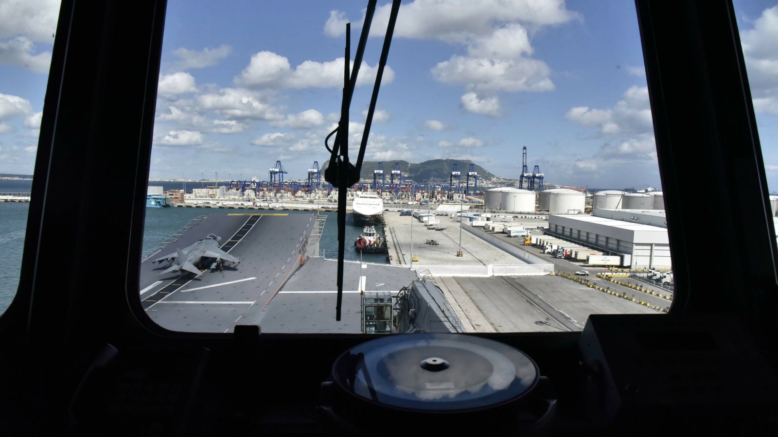 Portaviones Juan Carlos I en Algeciras