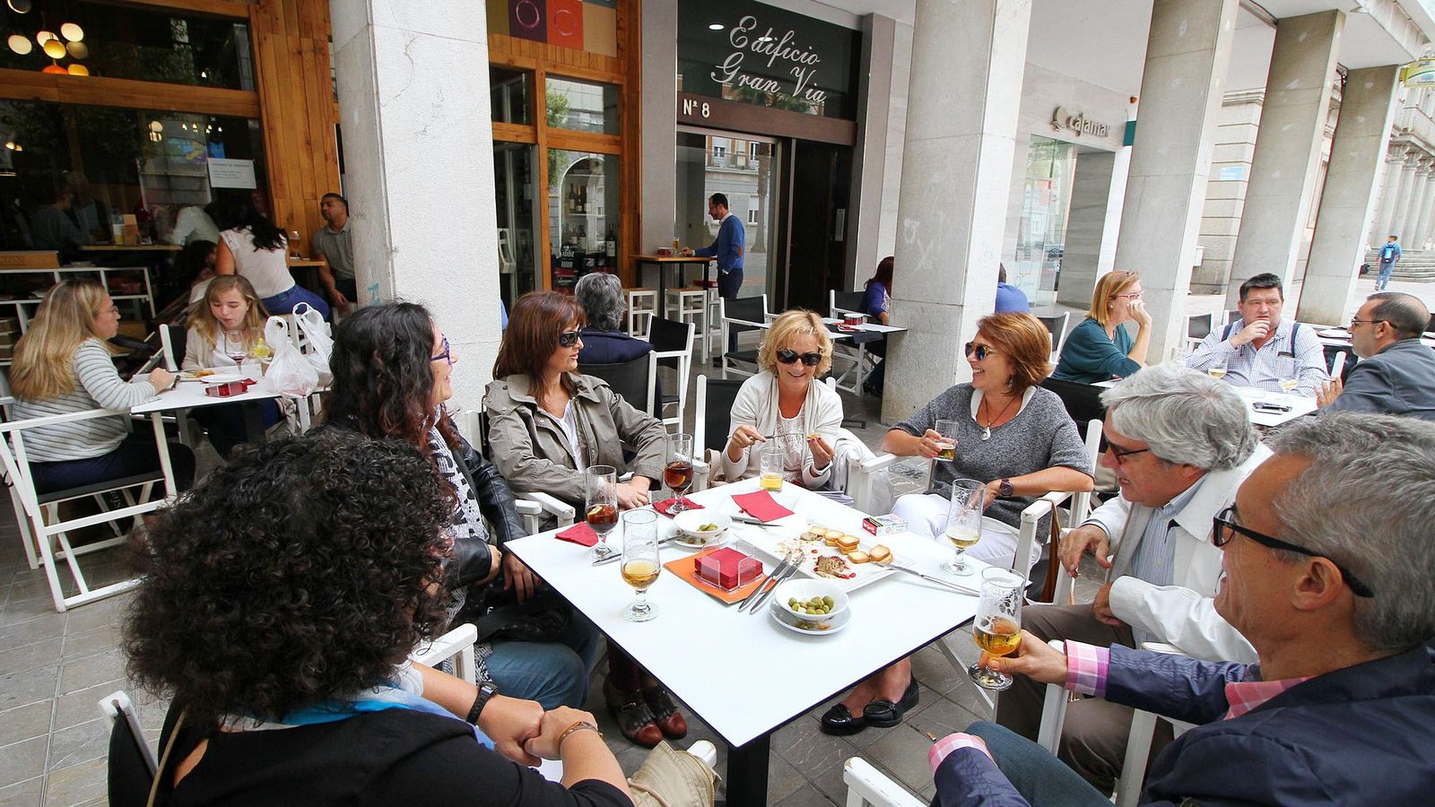 Una de las muchas terrazas del centro de Huelva