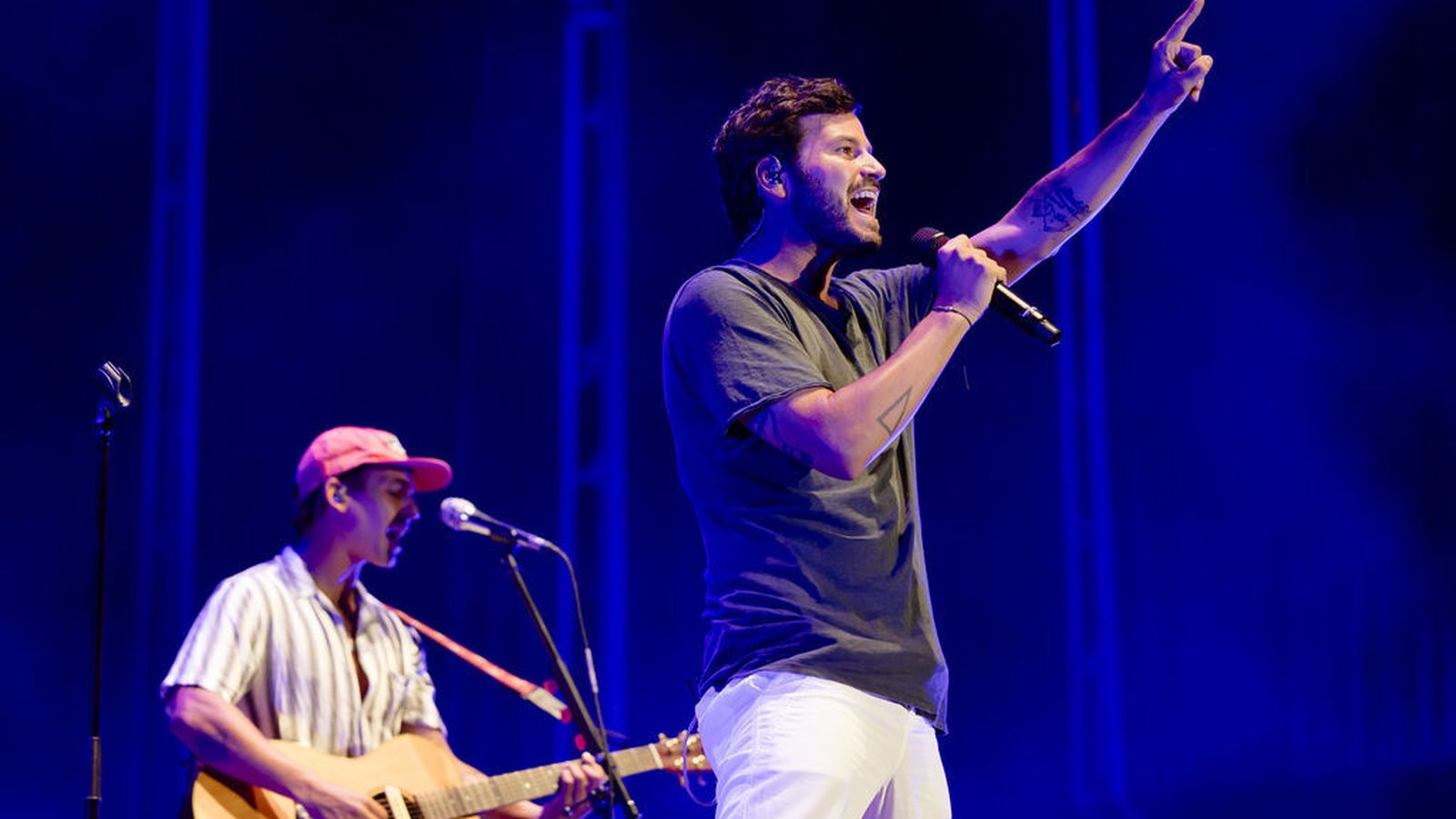 Taburete en el inicio de su concierto en Concert Music Festival