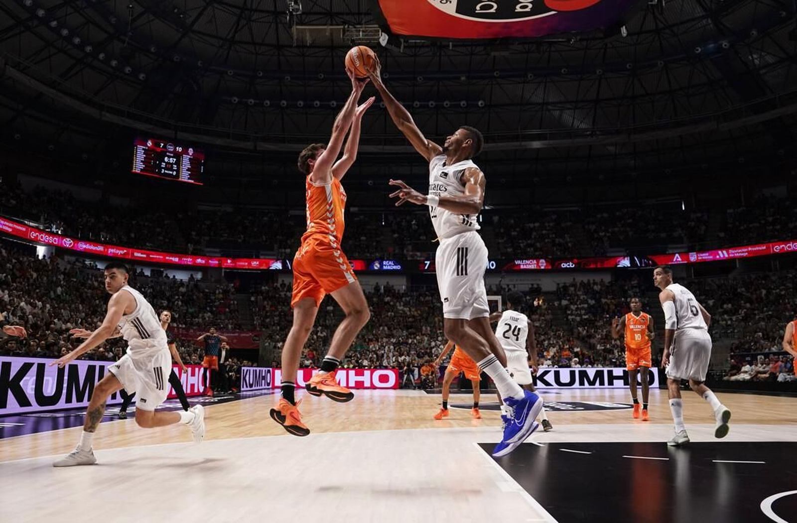 Las fotos del Real Madrid-Valencia Basket, final de la Supercopa