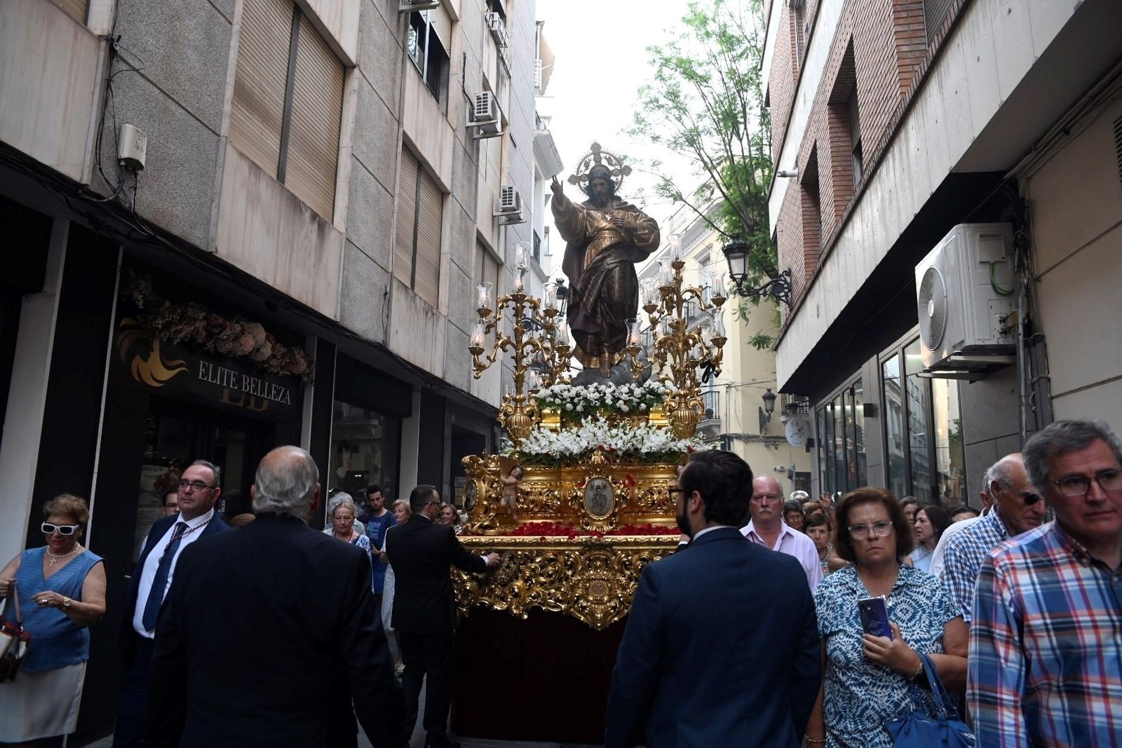 La procesión del Sagrado Corazón de Jesús de Córdoba, en imágenes
