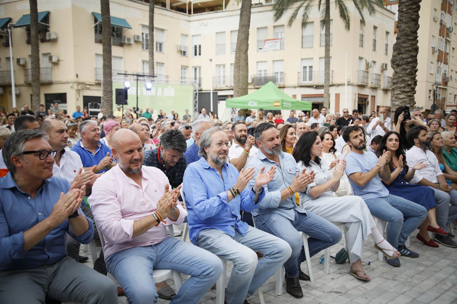Imágenes de campaña para las elecciones europeas de VOX