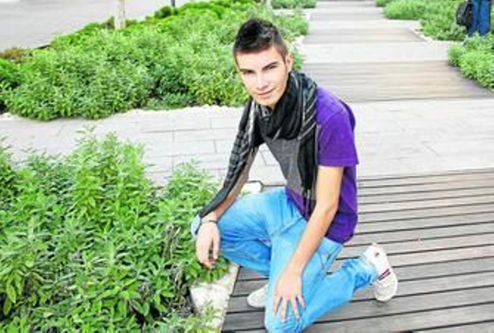 El almeriense se convirtió en el favorito de la gala para ser concursante oficial de la sexta edición de 'Se llama copla'. Francisco Miralles pide el apoyo de los vecinos de la provincia almeriense para continuar y participar con todas las posibilidades. El artista tiene la intención de aprender todo lo que pueda en el programa para tener una carrera consolidada y con tablas en el escenario.