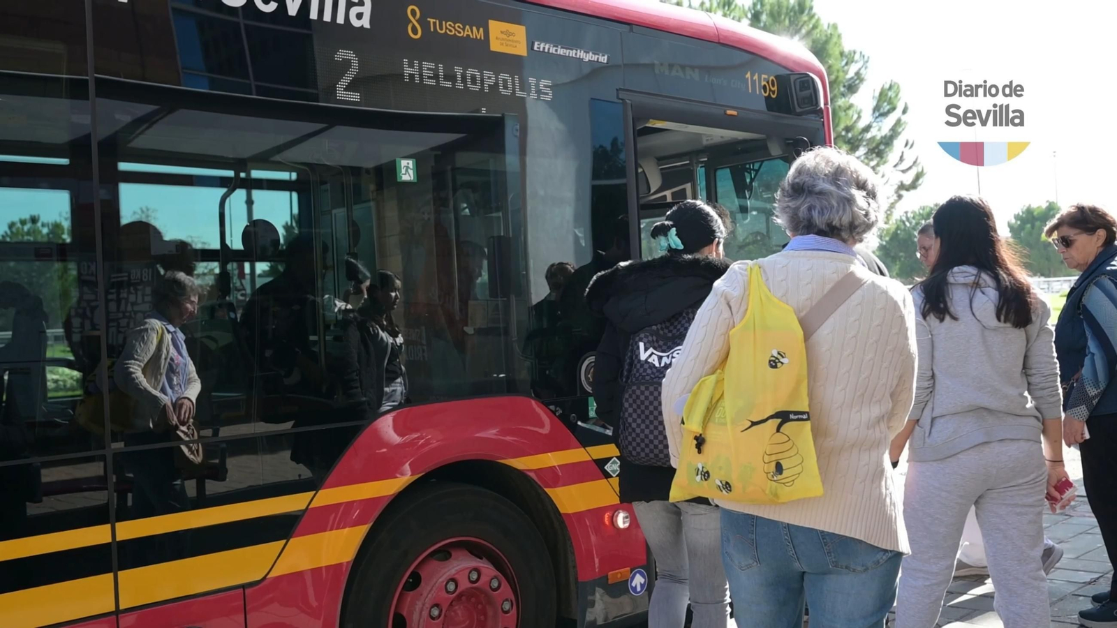 Los sindicatos de Tussam ponen el foco en la línea 2 para reconvertirla en una rápida
