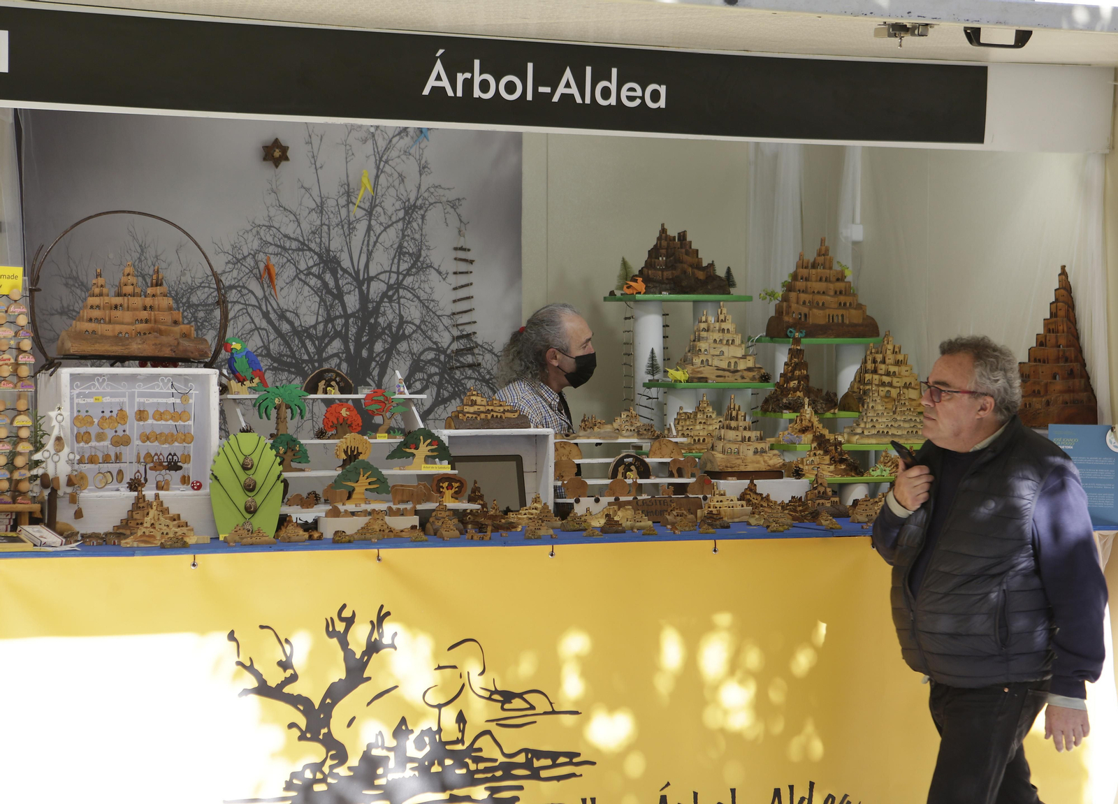 Mercado artesanal de Plaza Nueva