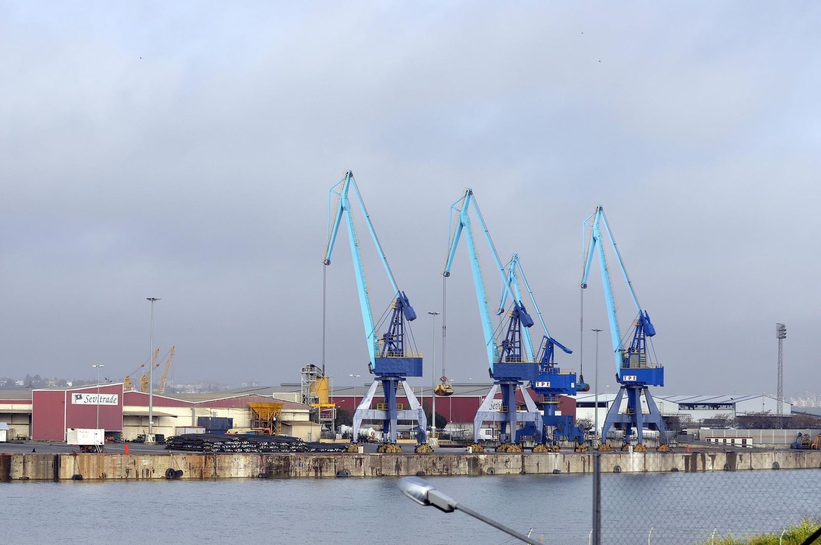Muelle de la Zona Franca, donde está instalada Sevitrade.