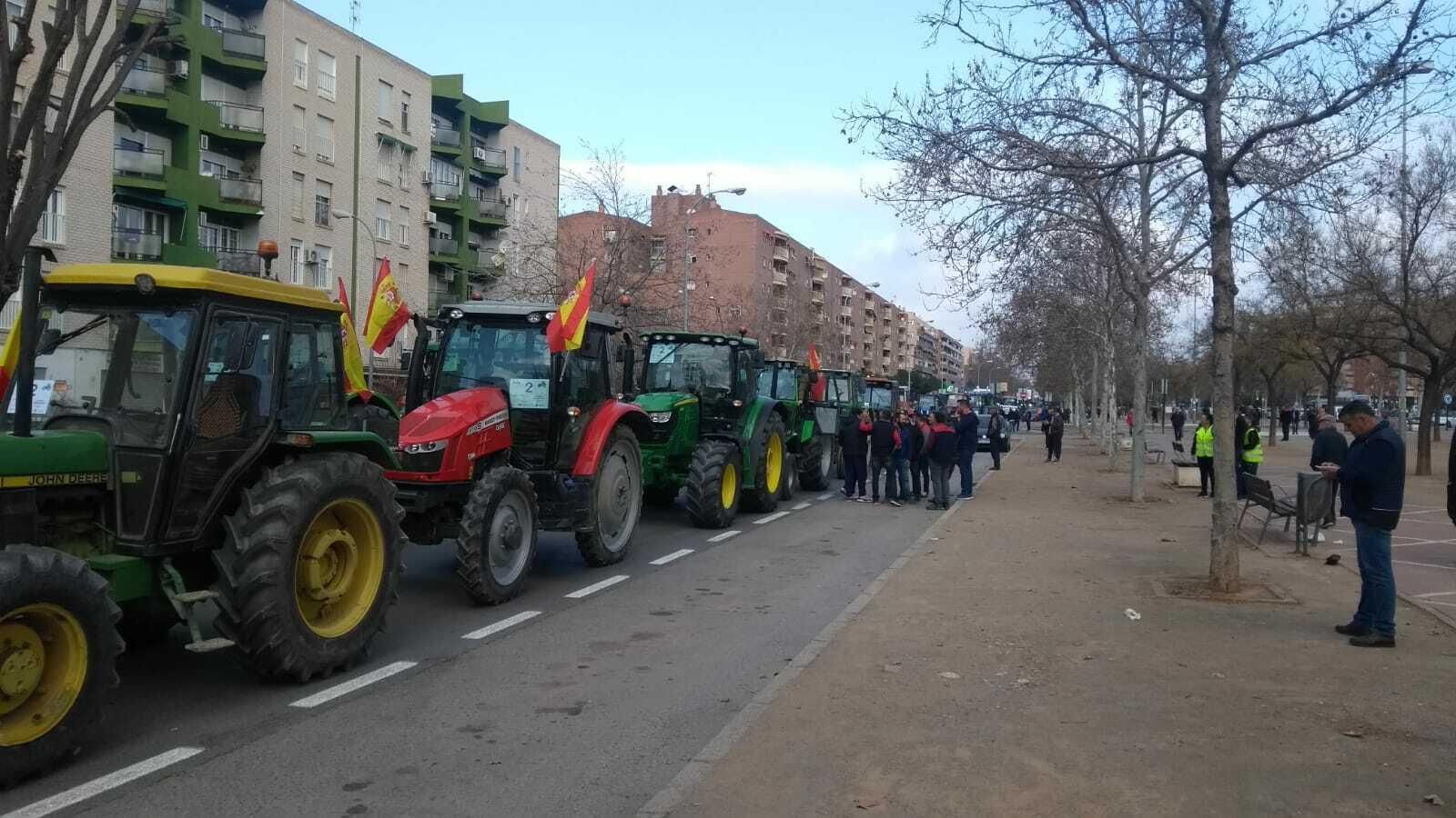Tractorada en Joaquina Eguaras.