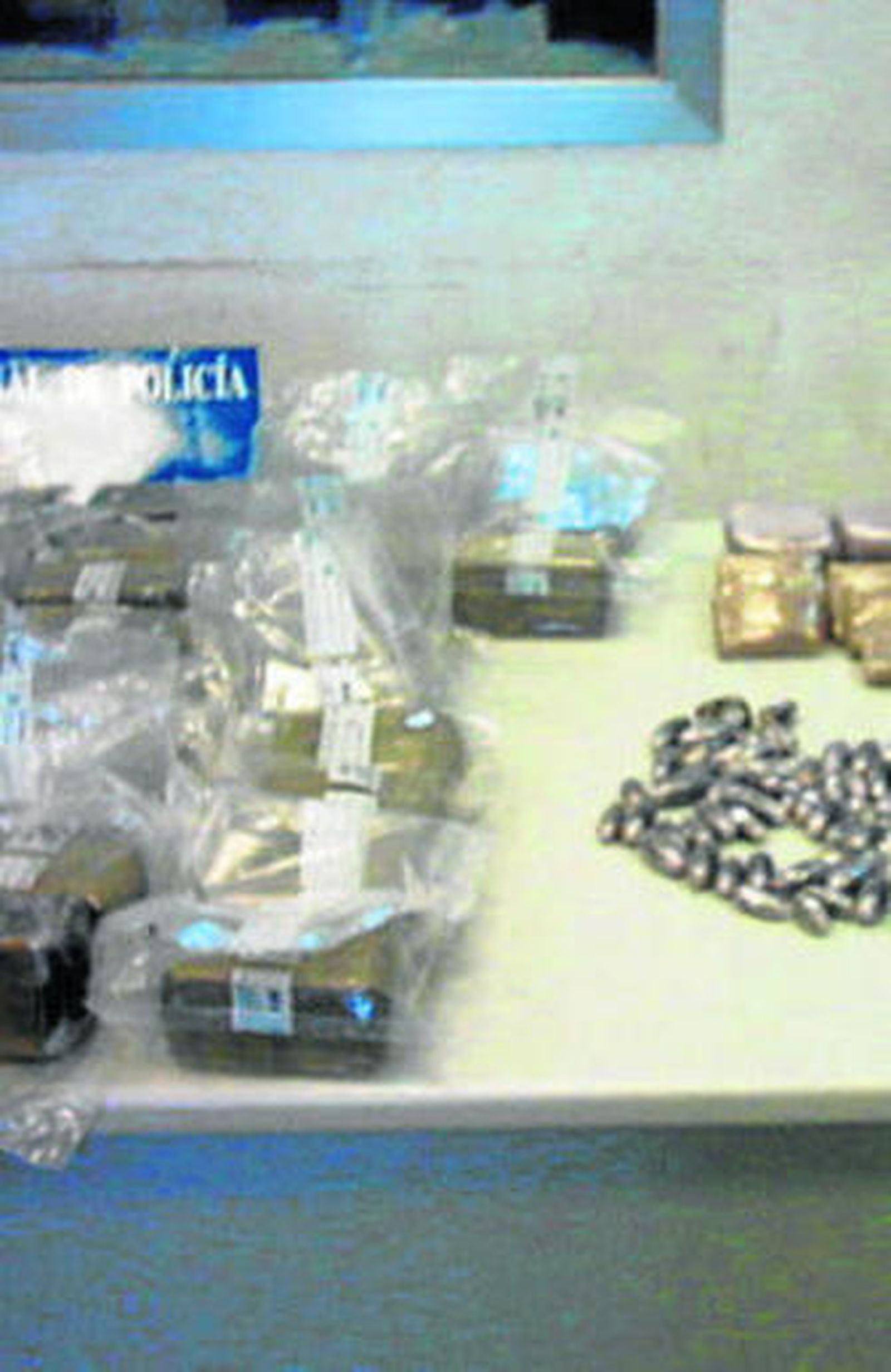 Parte del hachís hallado  en Tarifa.