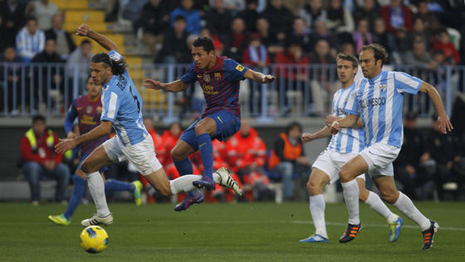 El Málaga es goleado en casa ante el Barcelona (1-4). / Sergio Camacho