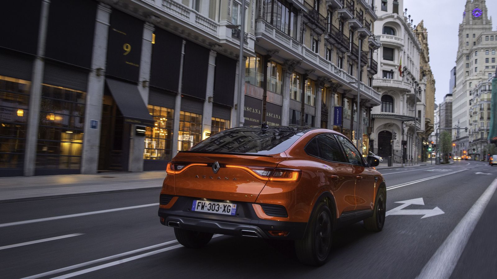 Hay quien puede encontrar el atractivo del Arkana en su silueta. Otros, en su precio; aunque esta versión sea sensiblemente más costosa, a igual potencia, con los mild-hybrid. Eso sí, puede gastar poco.