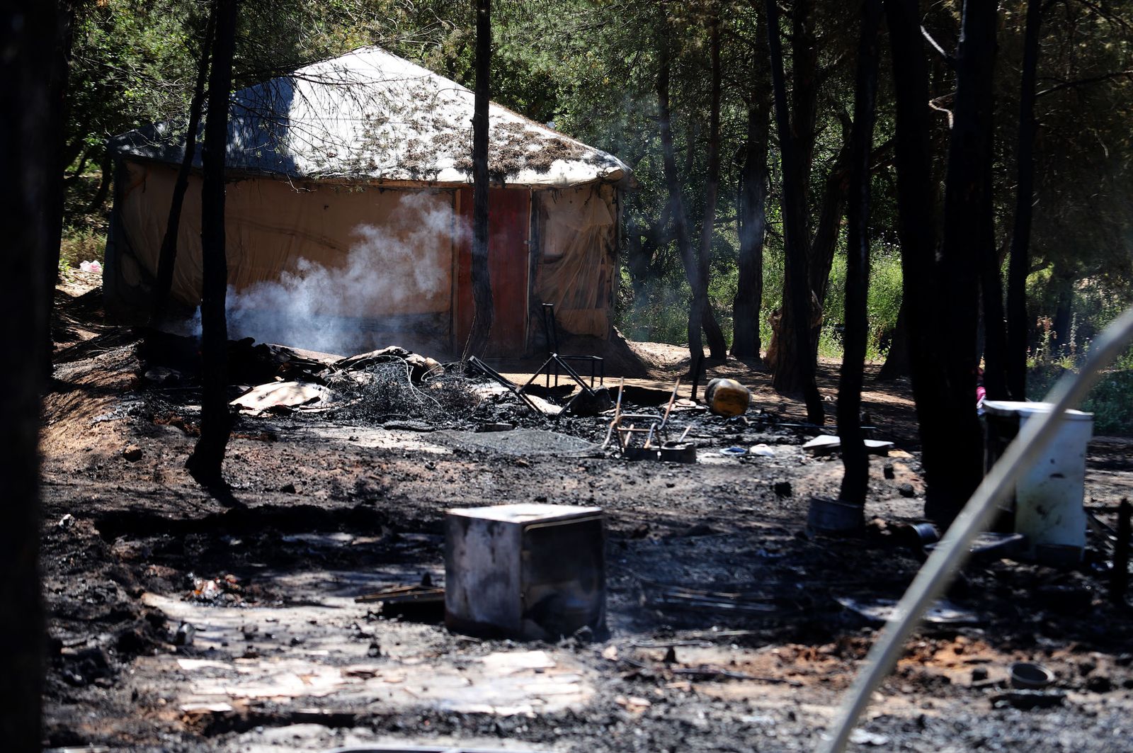 Imágenes del incendio de chabolas en Lucena del Puerto