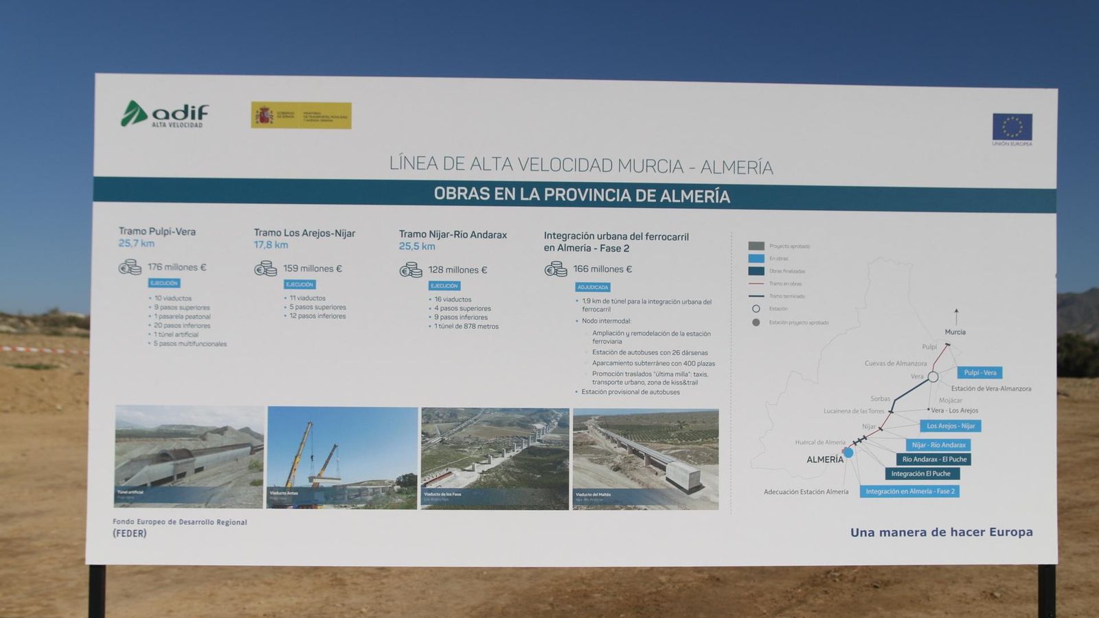 Panel informativo de los tramos del AVE en obras. Panel informativo de los tramos del AVE en obras.
