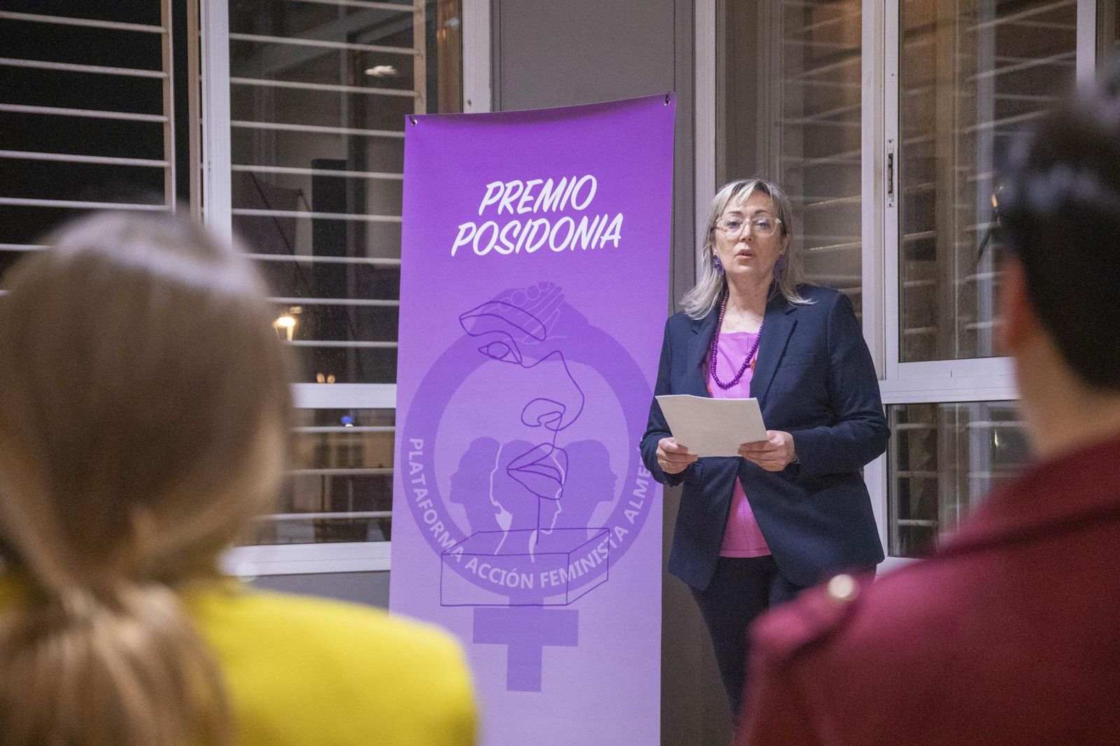 La Plataforma de Acción Feminista en Almería rinde homenaje a las mujeres de la Desbandá con su II Premio ‘Posidonia’ a Loli Sierra, vicepresidenta de la Asociación Memorialista de la Desbandá, en imágenes