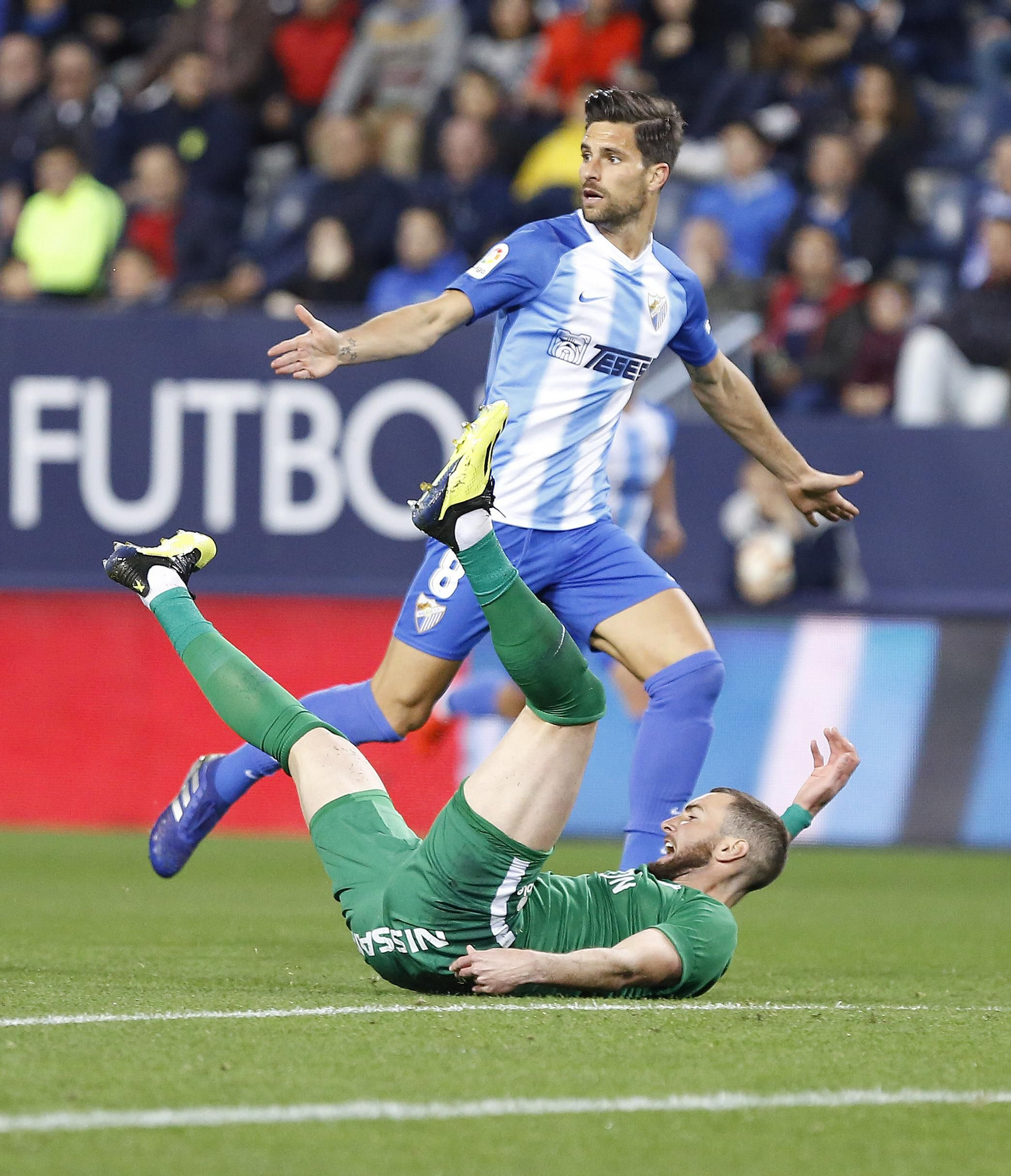 Adrián González, durante el Málaga-Sporting.