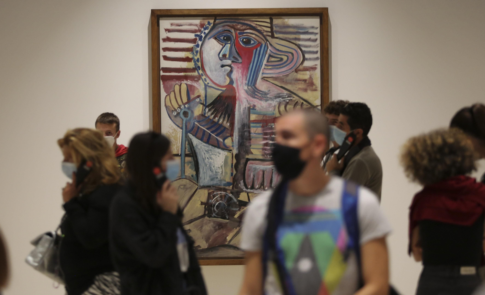 Visitantes en el Museo Picasso Málaga con sus mascarillas. Visitantes en el Museo Picasso Málaga con sus mascarillas.