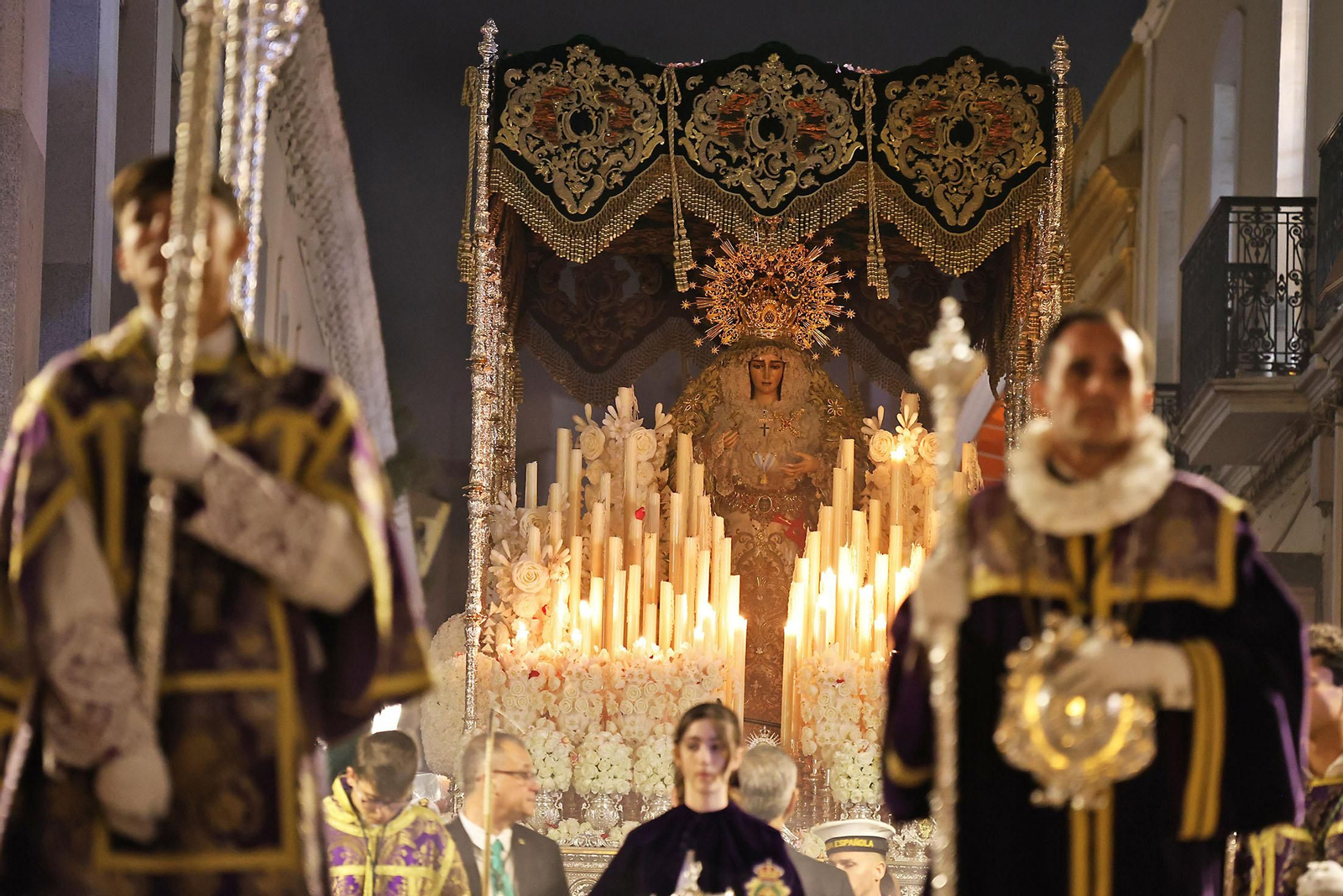 Miércoles Santo: La Hermandad de La Esperanza por las calles de Huelva