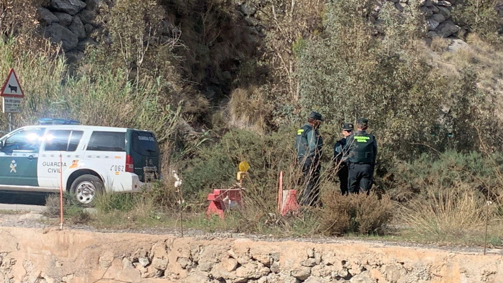 Agentes de la Guardia Civil en el lugar del crimen