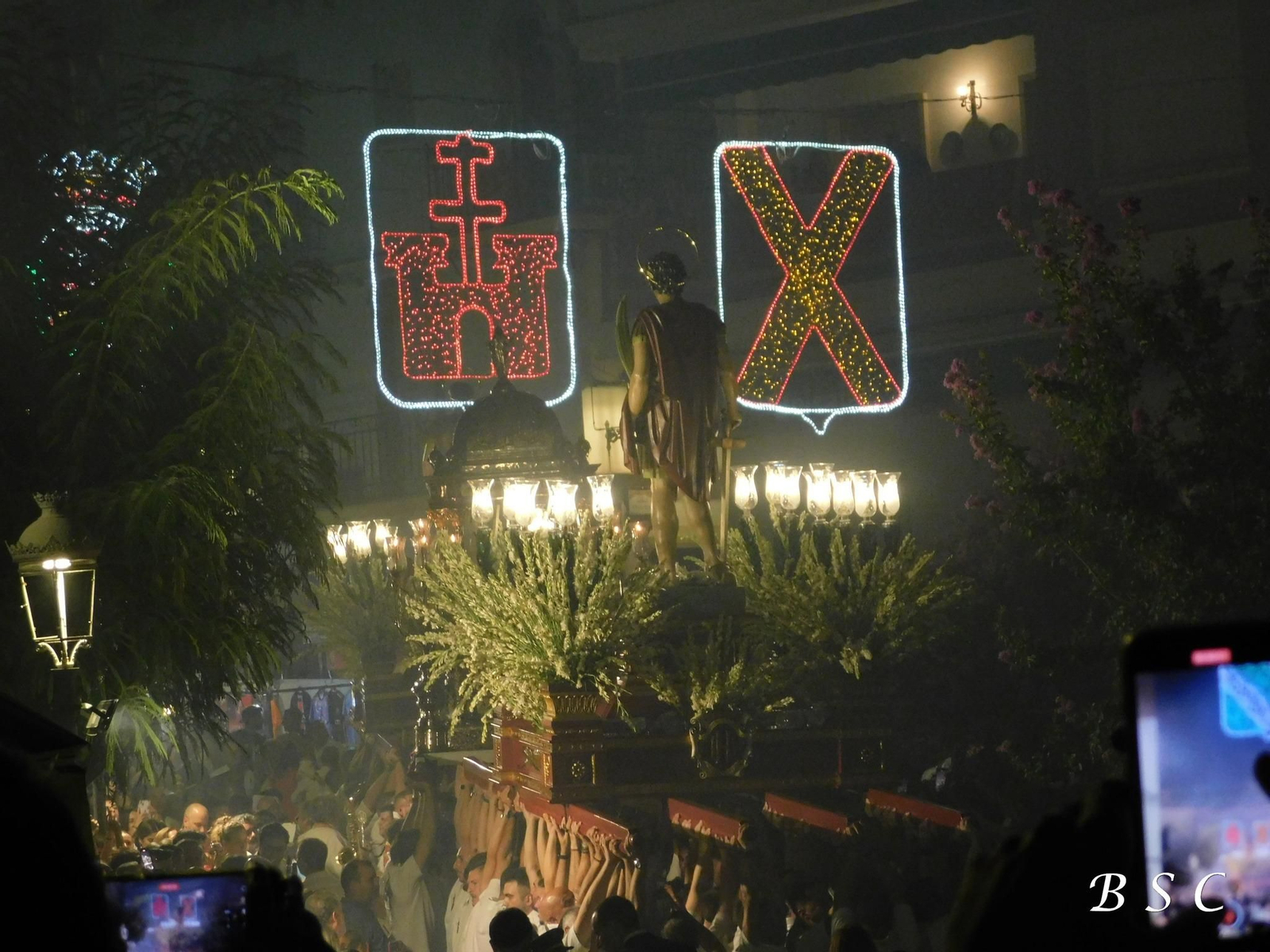 Arjona vive con devoción el día grande de su Fiestasantos, en imágenes