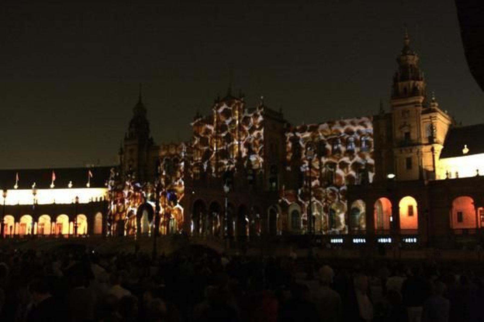 Una noche especial para una plaza especial.

Foto: José Ángel García