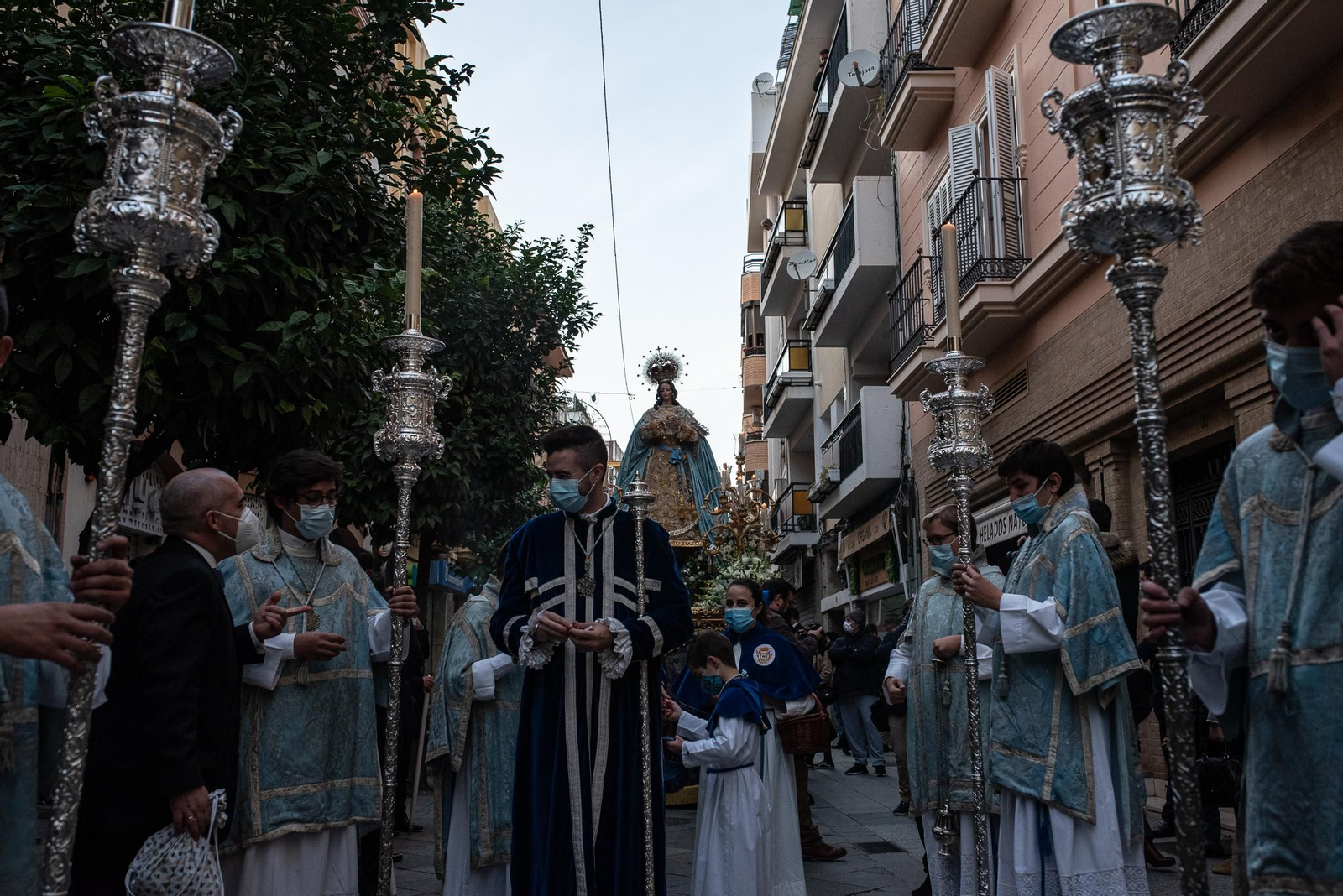 Imágenes de la Inmaculada Concepción procesionando por las calles de Huelva