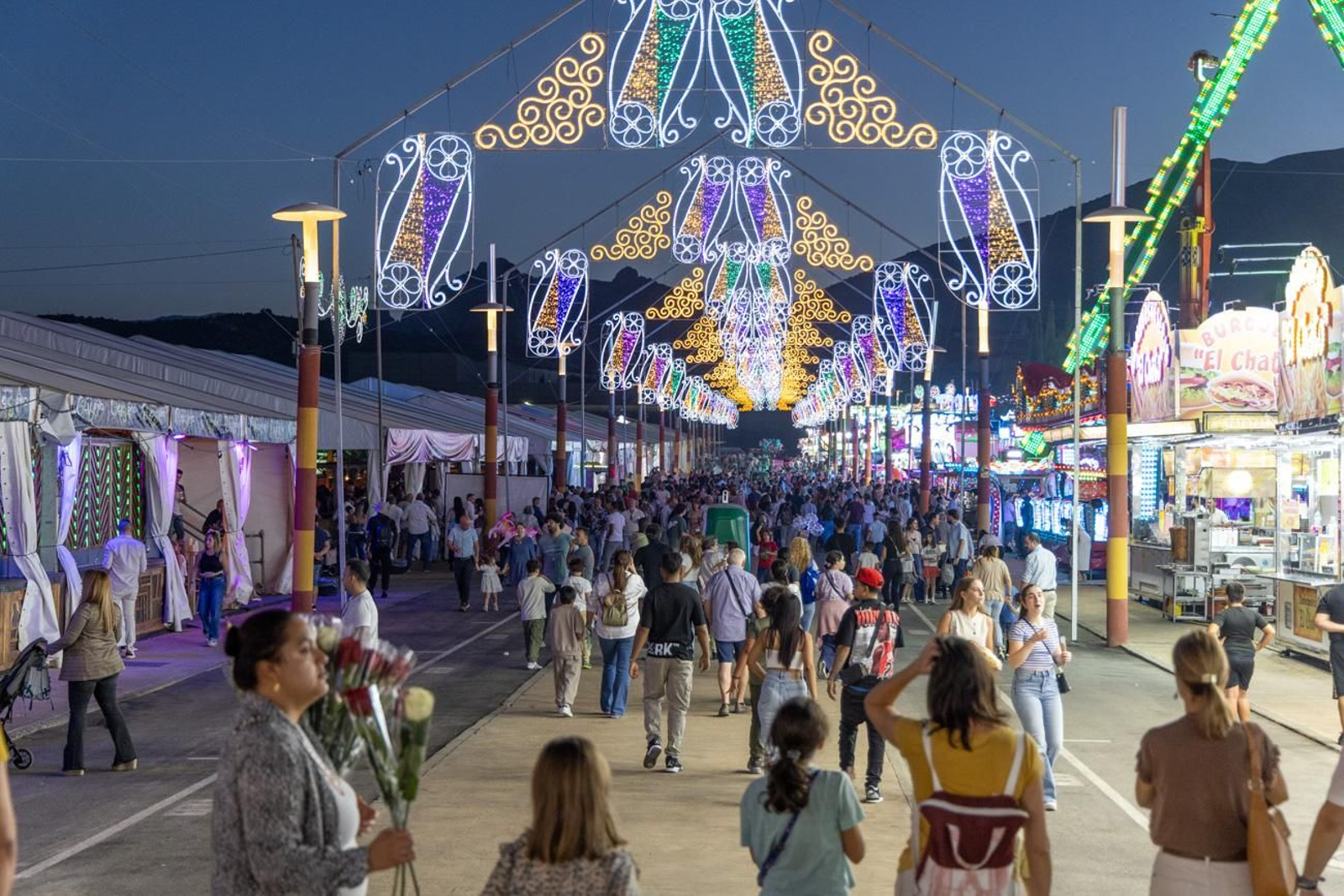 Cientos de jiennenses acudieron a su cita con los "cacharricos"