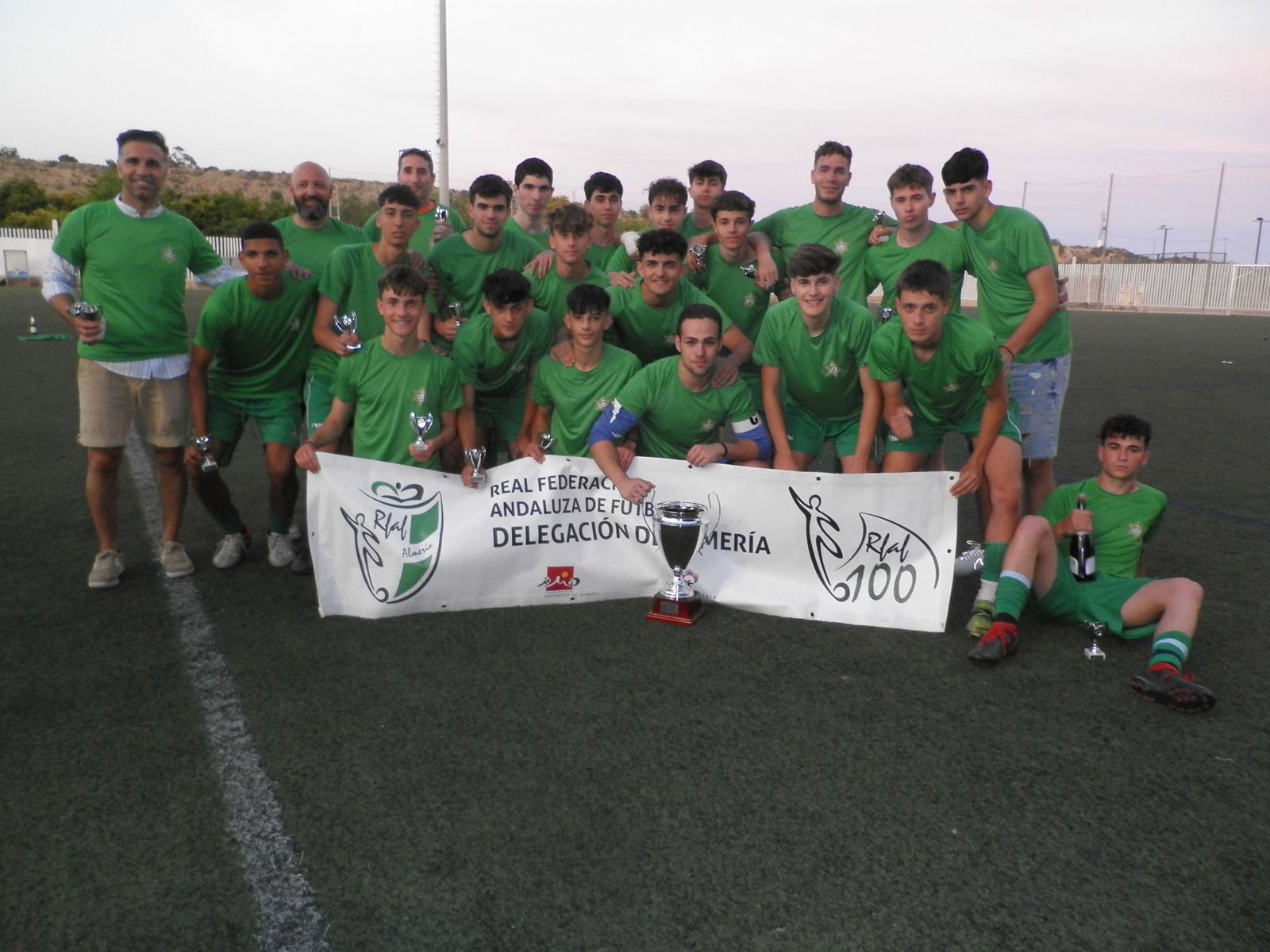 Imágenes de los equipos campeones de Almería de fútbol y fútbol sala