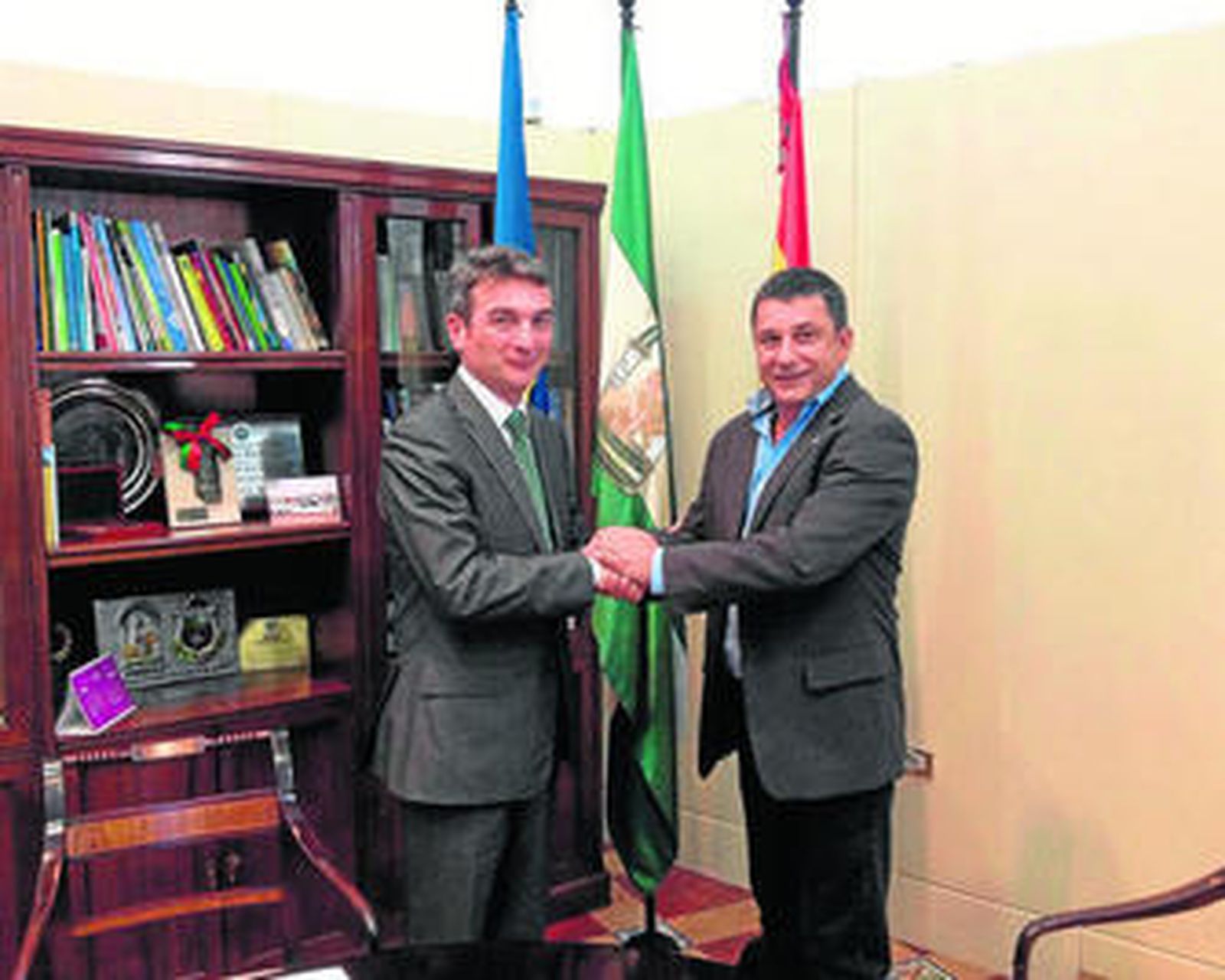 Eduardo González Mazo y Enrique Pablo Centella al término de la reunión.