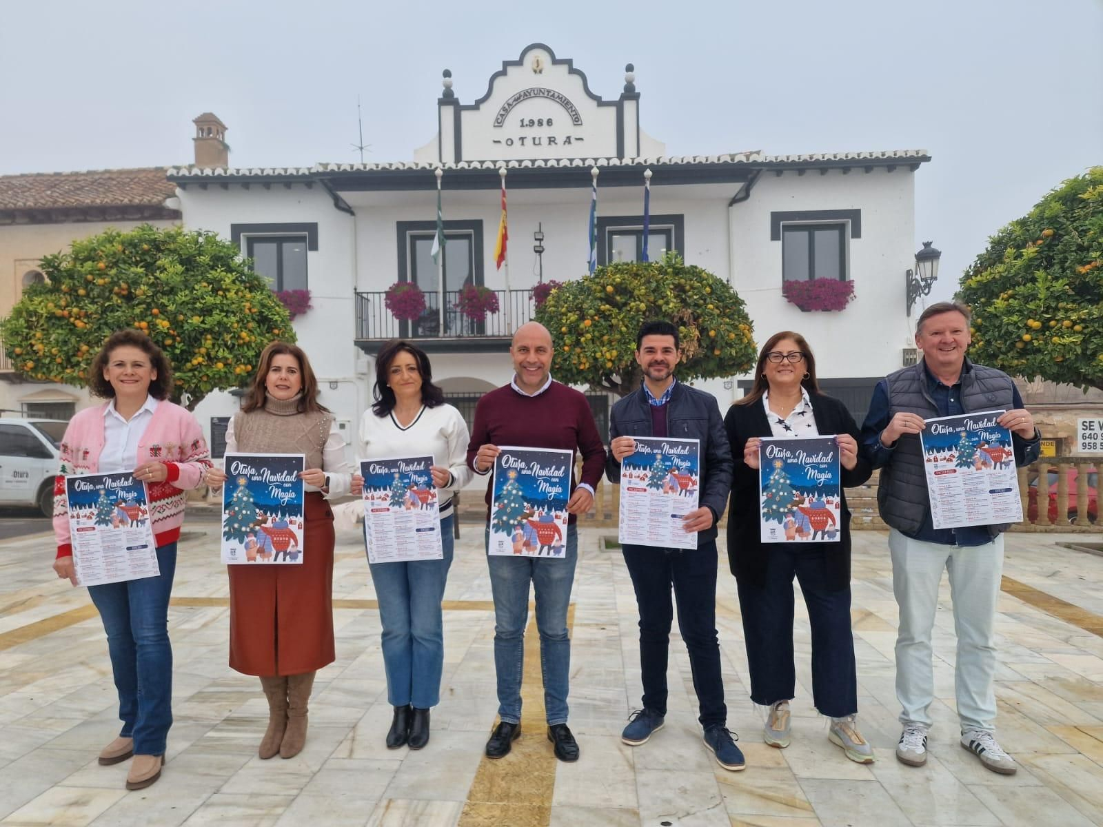 Momento de la presentación de la programación de fiestas de Navidad Otura.
