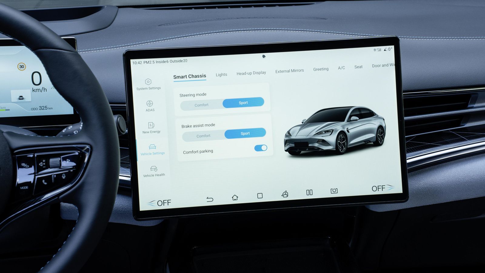 Desde la pantalla central es posible seleccionar el modo de actuación de la frenada regenerativa.