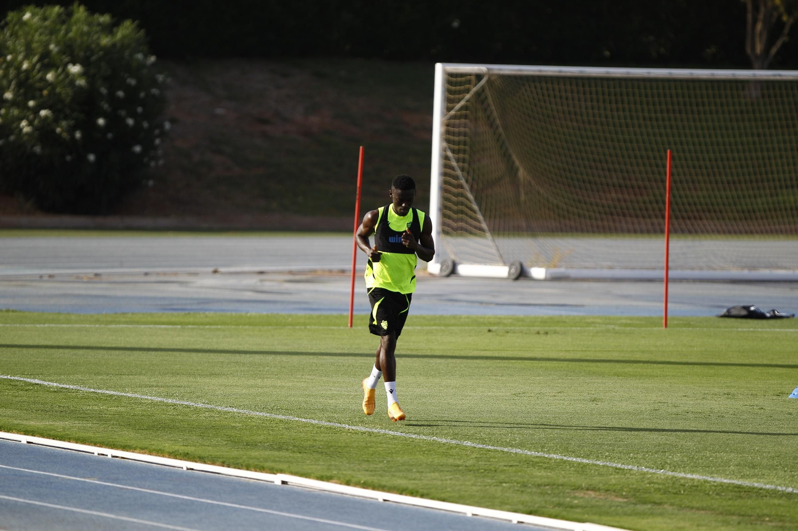 Primer entrenamiento de la Temporada 2025-2026 de la U.D. Almería, en imágenes