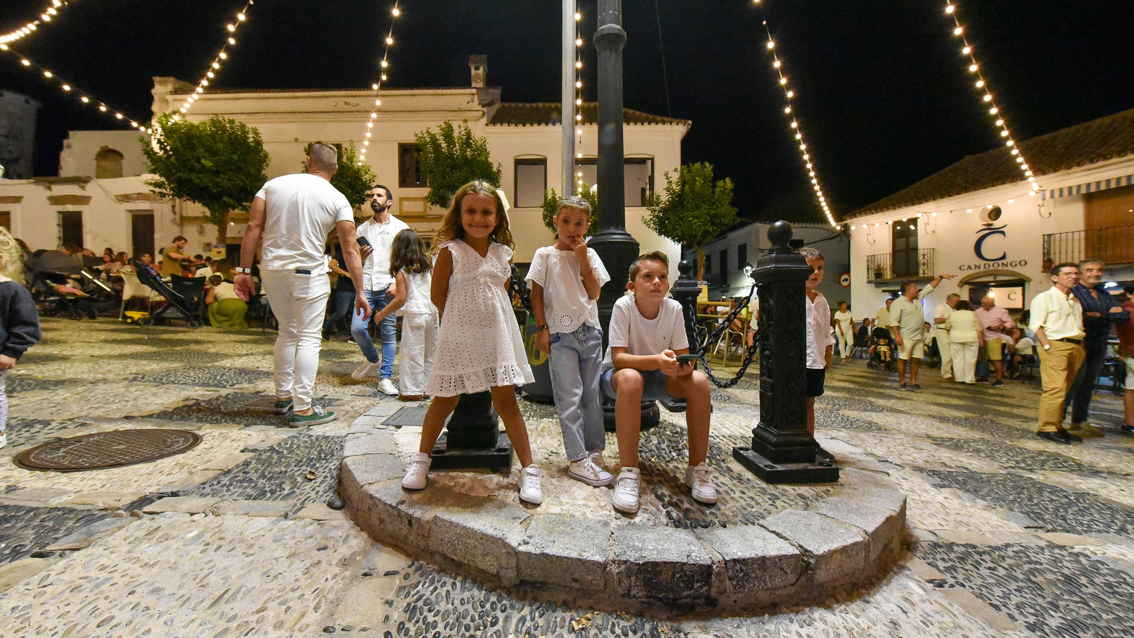 Las fotos de la VIII Noche Blanca en San Roque