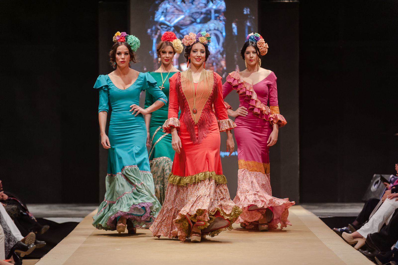 El desfile benéfico para la Hermandad del Rocío, en imágenes