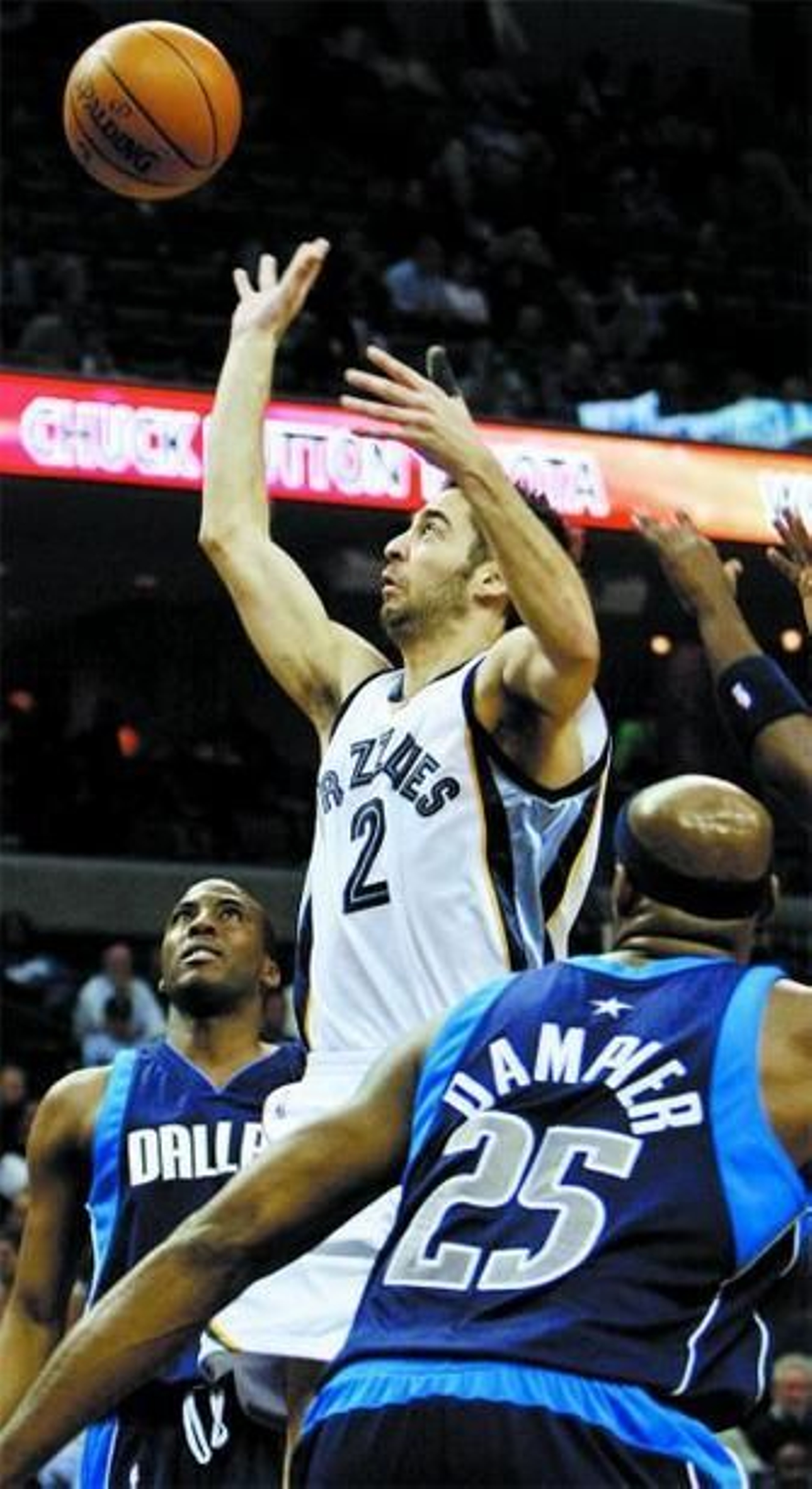 Navarro realiza una de sus pecualiares 'bombas' ante Dallas.