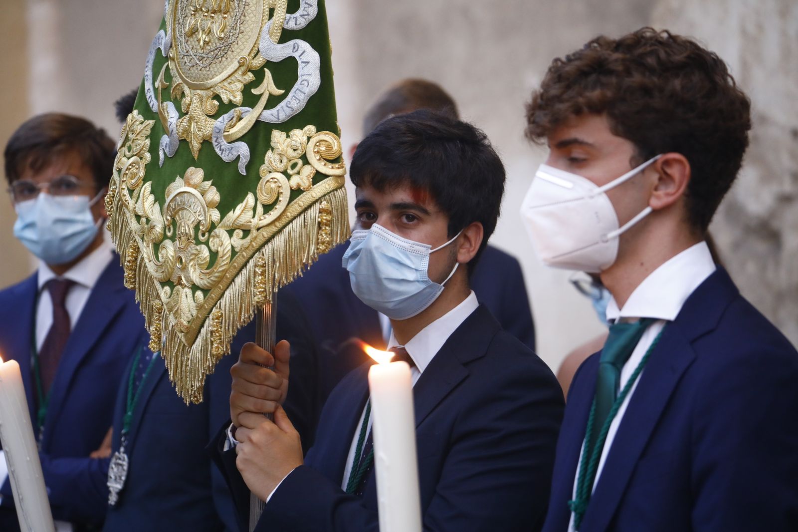 El vía lucis con la Virgen de la Fuensanta en el Patio de los Naranjos, en imágenes