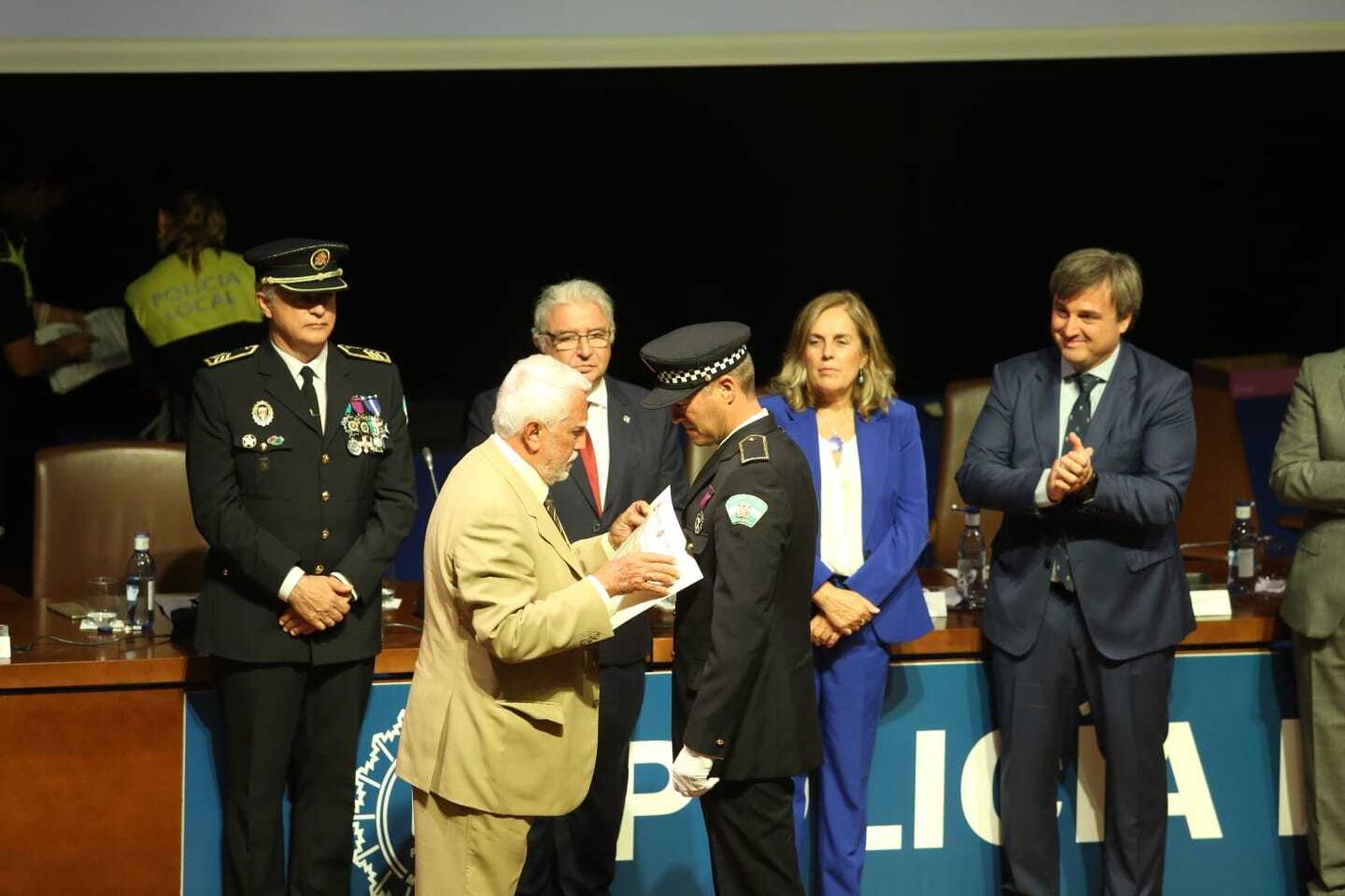 Las imágenes del acto de distinción de agentes de la Policía Local de Málaga en el día de su patrón