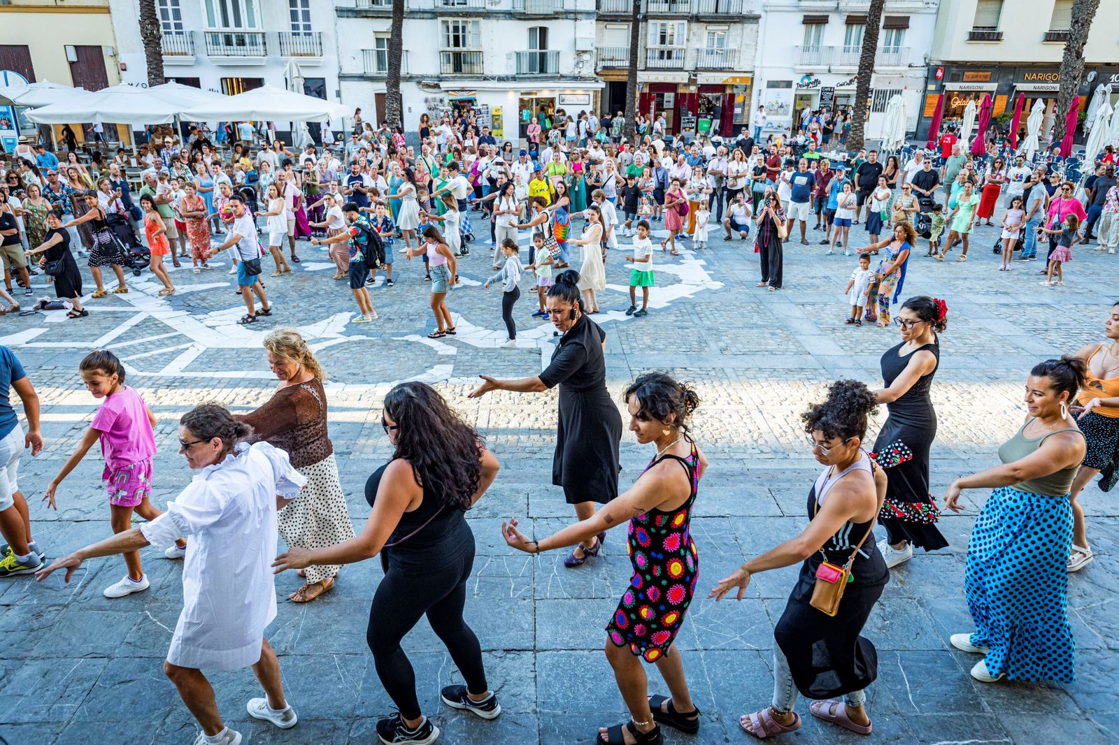 Las imágenes de la 'Shopping night' del Centro Comercial Abierto en Cádiz