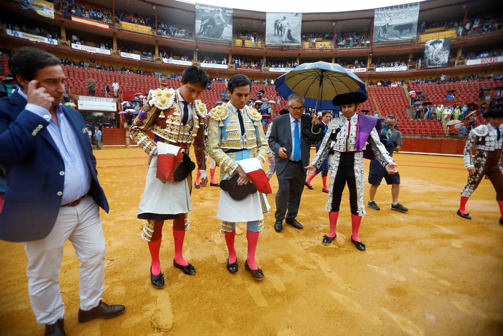 La lluvia obliga a aplazar la corrida de toros de este sábado en Córdoba, en imágenes
