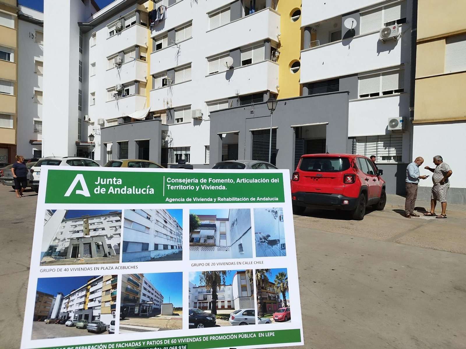 Viviendas públicas mejoradas en Lepe.