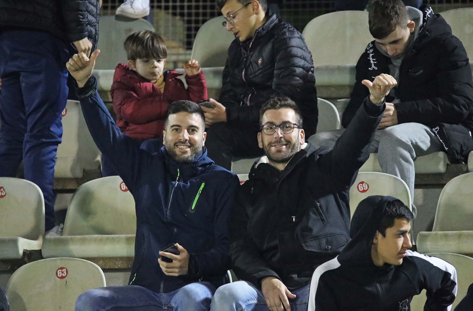 Fotos de la afición en el Nuevo Mirador