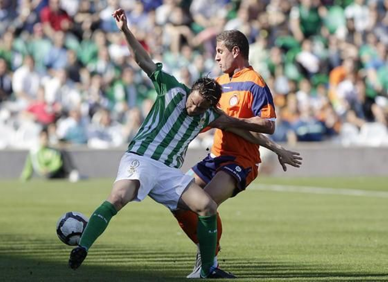 El Betis pierde en el Ruiz de Lopera ante el Girona. / Antonio Pizarro