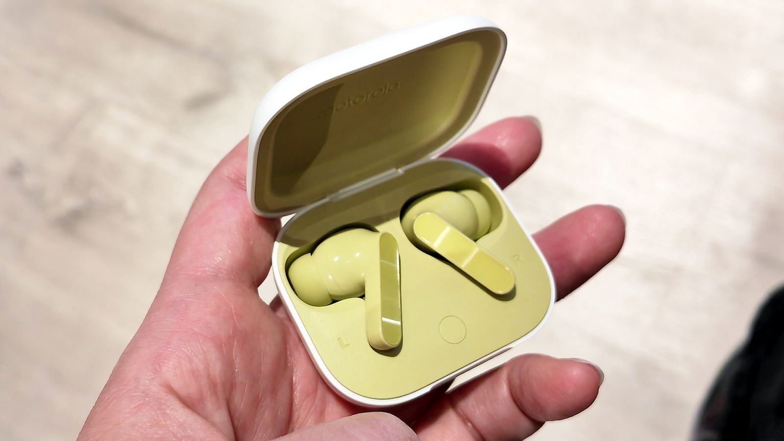 Presentación de Motorola en Sevilla: Auriculares Moto Buds