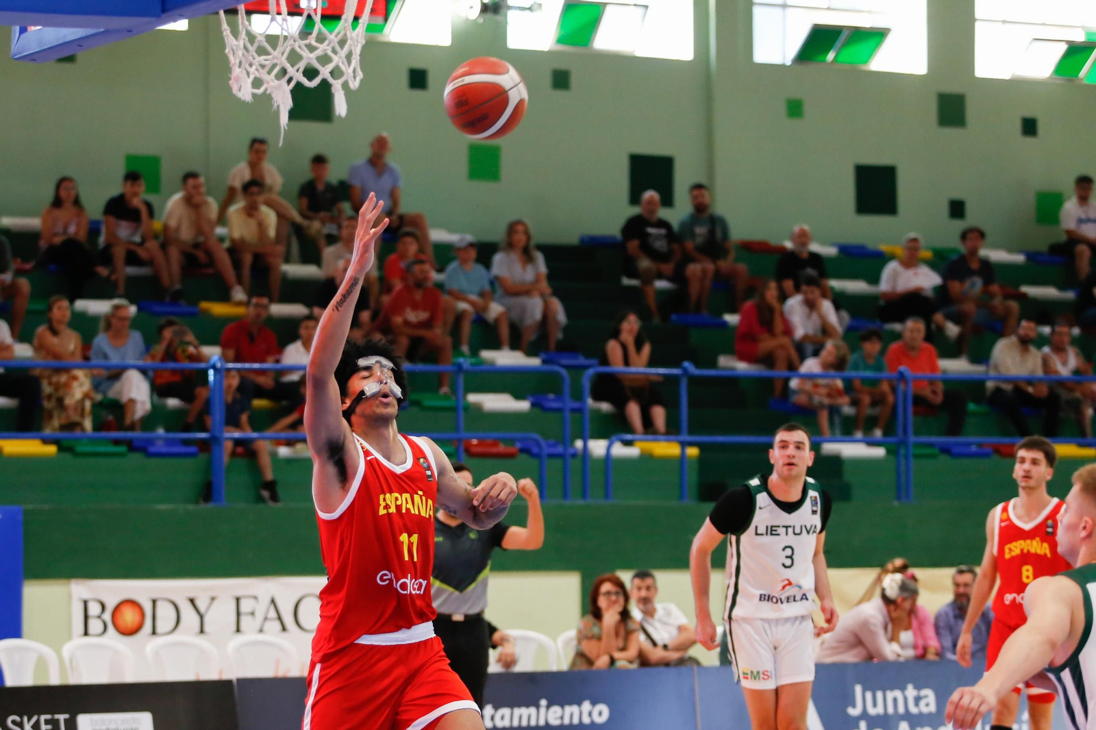 Las fotos de la segunda jornada del torneo Internacional U20 de baloncesto de La Línea