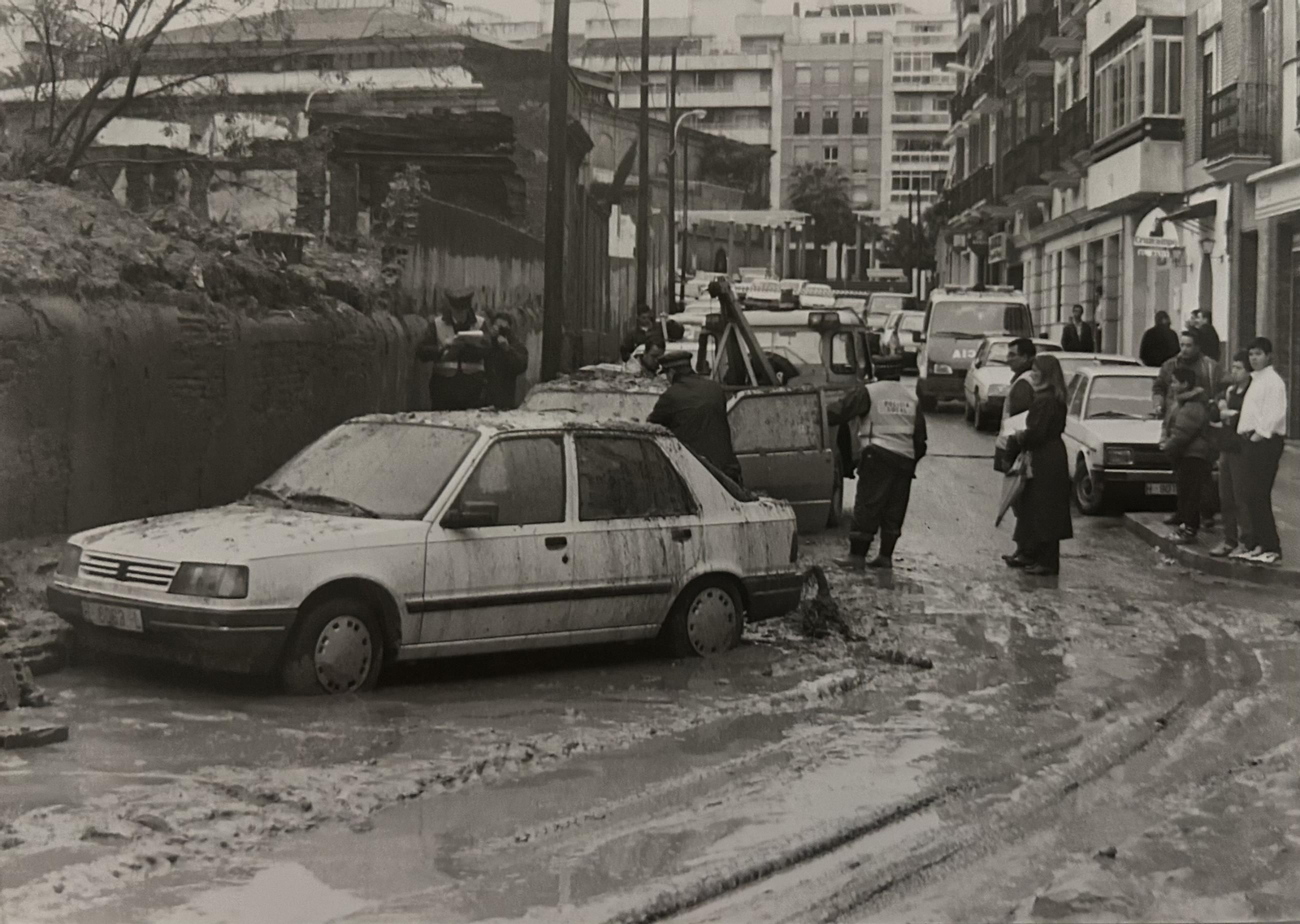 Desprendimiento del cabezo de San Pedro en la calle Aragón por el temporal en Huelva de enero de 1996.