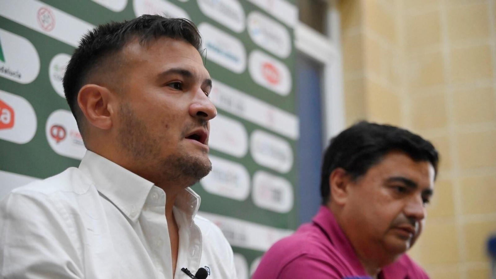 Emanuel Santoro, junto a José García Román, en su presentación como entrenador del Córdoba Futsal.