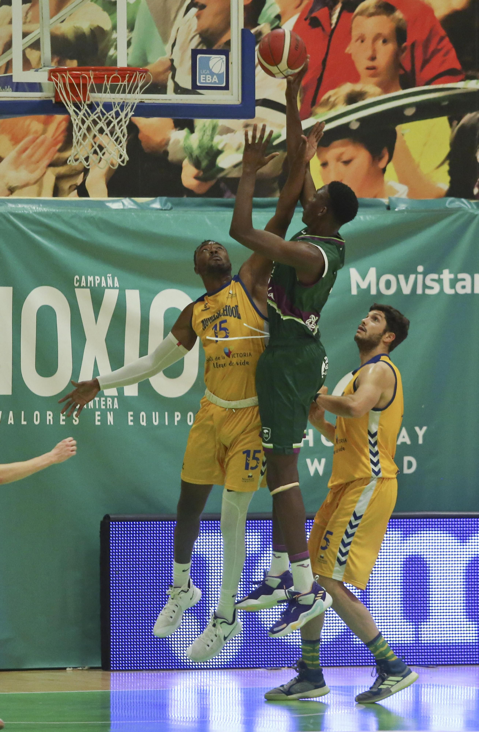 El Novaschool se lleva el derbi ante el Unicaja en Los Guindos