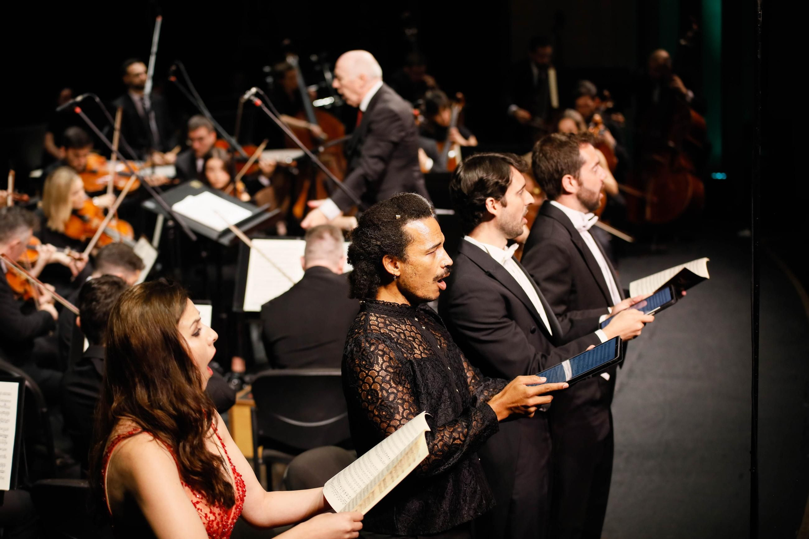 Imágenes de la novena Beethoven interpretado por la OCAL y Orfeón para Cajamar